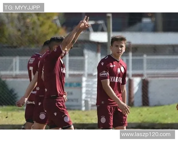 华沙军团与科克城激战正酣双方争夺胜利的精彩瞬间回顾