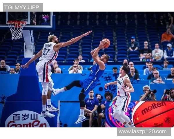 加拿大男篮对决南韩男篮激战正酣精彩瞬间不容错过 加拿大男篮对决南韩男篮激战正酣精彩瞬间不容错过