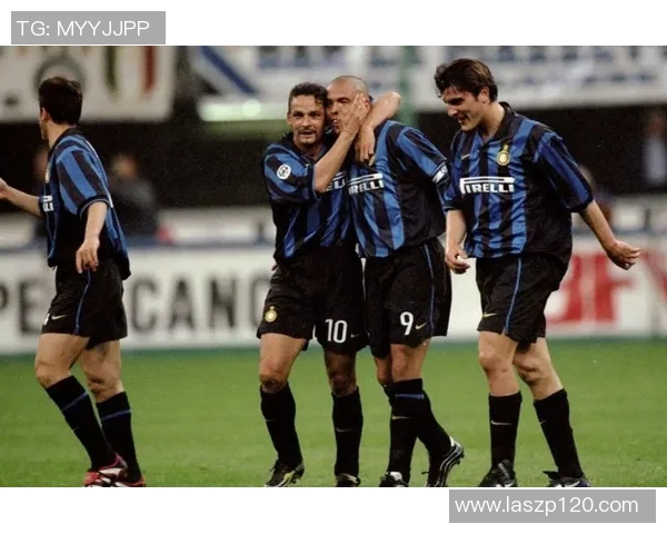 维埃里与阿德里亚诺的巅峰对决谁才是足球场上的真正传奇 维埃里与阿德里亚诺的巅峰对决谁才是足球场上的真正传奇