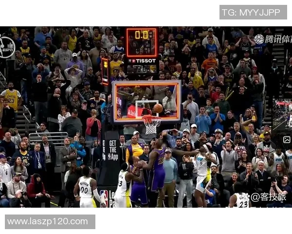 詹姆斯在对阵步行者的比赛中狂砍47分展现超凡实力