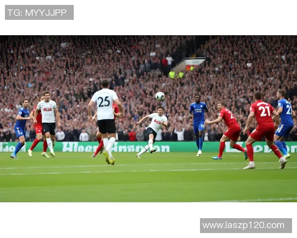 上港与永昌精彩对决集锦回顾展现足球魅力与激情瞬间 上港与永昌精彩对决集锦回顾展现足球魅力与激情瞬间