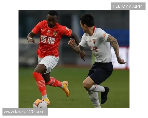 鲁能与恒大激战21轮争夺榜首荣耀双方球员全力以赴展现足球魅力 鲁能与恒大激战21轮争夺榜首荣耀双方球员全力以赴展现足球魅力