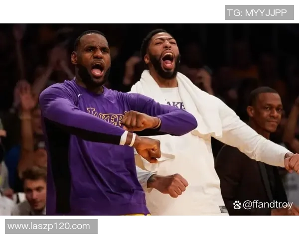 303国王队与湖人队激战正酣谁能在这场对决中笑到最后