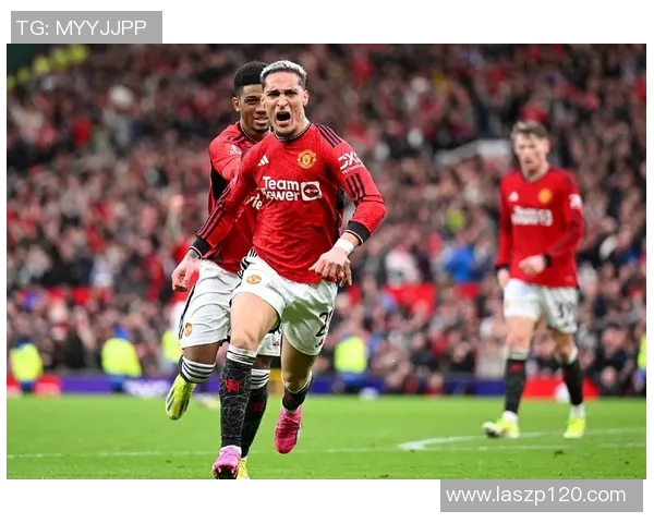 大巴黎与曼联激战正酣精彩直播全程回顾与分析 大巴黎与曼联激战正酣精彩直播全程回顾与分析