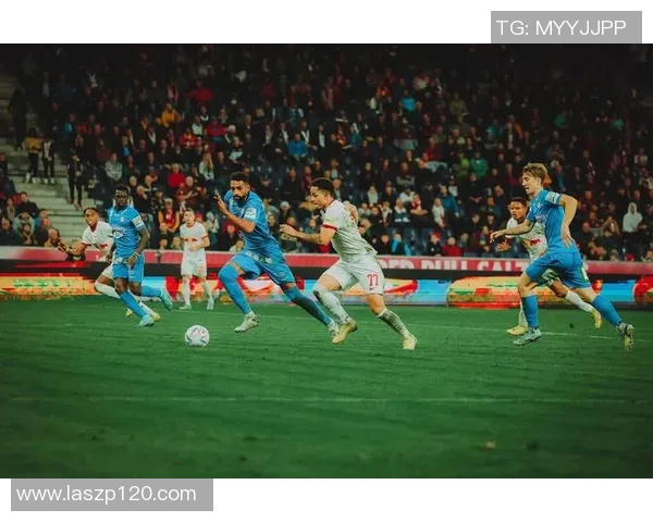 奥斯与斯达的精彩对决揭示了足球战术的博弈与团队协作的重要性 奥斯与斯达的精彩对决揭示了足球战术的博弈与团队协作的重要性