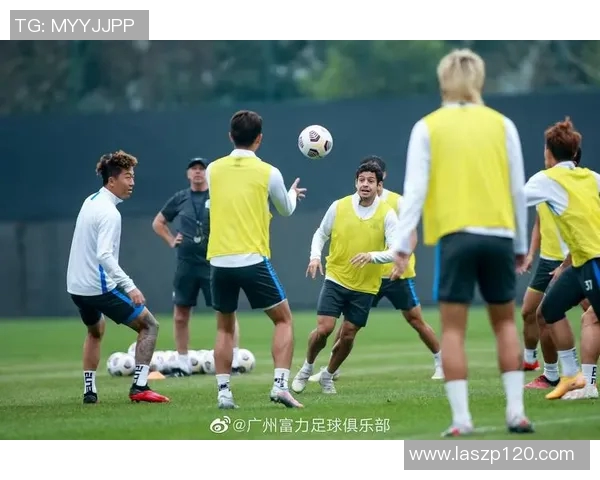 广州足球队转型之路的挑战与机遇全景解析 广州足球队转型之路的挑战与机遇全景解析